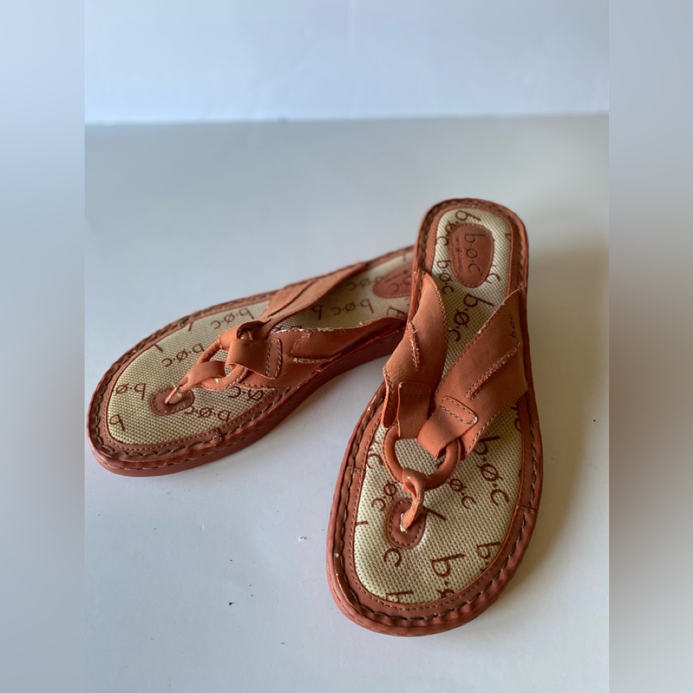 Born - Woman’s orange thong sandals, Size: 9